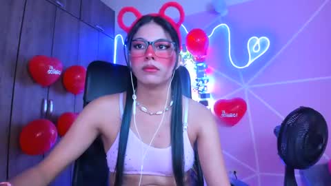 Snapshot of xallysonx_ chatting on 02-16-25, 05:59 XALLYSONX online show from 02-16-25, 05:59
