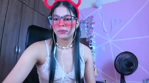 Snapshot of xallysonx_ chatting on 02-28-25, 11:25 XALLYSONX online show from 02-28-25, 11:25