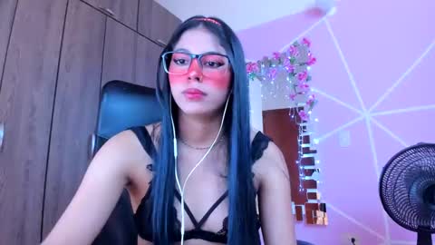 Snapshot of xallysonx_ chatting on 03-11-25, 02:29 XALLYSONX online show from 03-11-25, 02:29