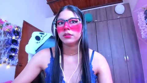 Snapshot of xallysonx_ chatting on 10-16-25, 11:33 XALLYSONX online show from 10-16-25, 11:33