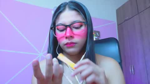 Snapshot of xallysonx_ chatting on 05-27-26, 11:51 XALLYSONX online show from 05-27-26, 11:51