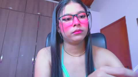Snapshot of xallysonx_ chatting on 06-24-26, 11:53 XALLYSONX online show from 06-24-26, 11:53