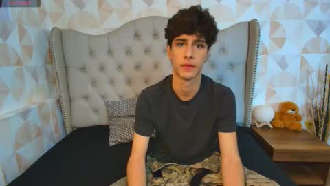 Snapshot of xam_collen chatting on 10-02-25, 01:40 xam_collen online show from 10-02-25, 01:40