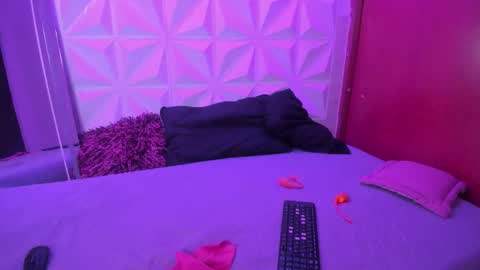 xamabtlee0107 online show from 09-16-25, 04:57