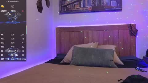 Snapshot of xander_card chatting on 09-14-25, 11:04 Xander Cardona online show from 09-14-25, 11:04