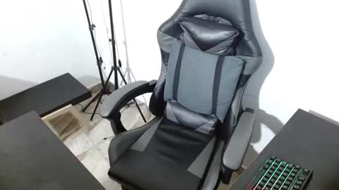 Snapshot of xanderstone00 chatting on 02-06-26, 06:22 Xanderstone online show from 02-06-26, 06:22