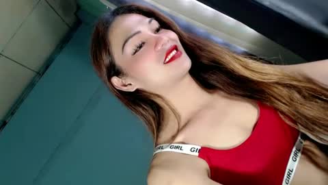 Snapshot of xangel_redx chatting on 12-17-24, 11:38 ANGEL online show from 12-17-24, 11:38