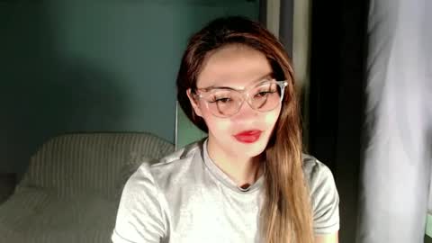 Snapshot of xangel_redx chatting on 12-22-24, 05:53 ANGEL online show from 12-22-24, 05:53