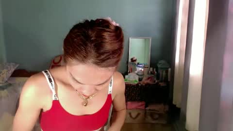 Snapshot of xangel_redx chatting on 12-30-24, 01:48 ANGEL online show from 12-30-24, 01:48