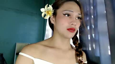 Snapshot of xangel_redx chatting on 01-20-25, 02:53 ANGEL online show from 01-20-25, 02:53