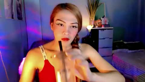 Snapshot of xangel_redx chatting on 10-10-25, 12:04 ANGEL online show from 10-10-25, 12:04