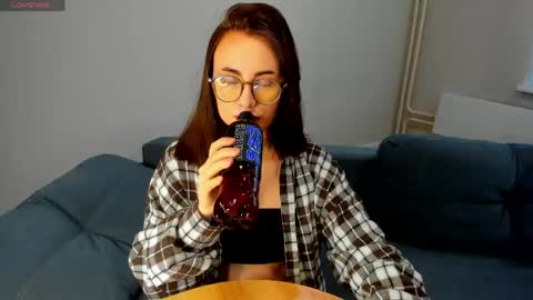 Snapshot of xapka_lapka chatting on 05-23-26, 08:07 Alice online show from 05-23-26, 08:07