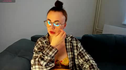 Snapshot of xapka_lapka chatting on 05-28-26, 04:10 Alice online show from 05-28-26, 04:10