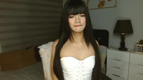 Snapshot of xasian_dollx chatting on 06-27-26, 07:35 ELLA online show from 06-27-26, 07:35