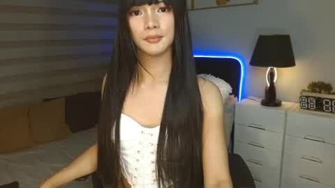 Snapshot of xasian_dollx chatting on 06-29-26, 10:37 ELLA online show from 06-29-26, 10:37