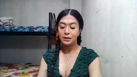Snapshot of xasianbigcumx chatting on 12-17-24, 02:44 xasianbigcumx online show from 12-17-24, 02:44