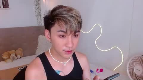 Snapshot of xasianprince4youx chatting on 09-25-25, 06:50 khris online show from 09-25-25, 06:50