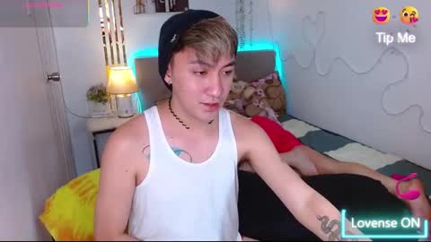 Snapshot of xasianprince4youx chatting on 10-24-25, 07:10 khris online show from 10-24-25, 07:10