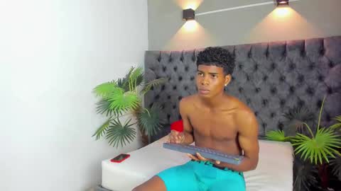 XAVI online show from 10-13-25, 05:18