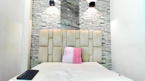 XAVI online show from 12-15-25, 08:13