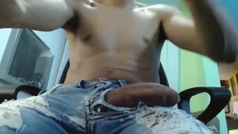 Snapshot of xavicock24 chatting on 03-05-25, 04:35 xavicock24 online show from 03-05-25, 04:35