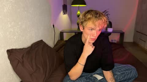 Xavier  PVT open  online show from 03-18-26, 04:32