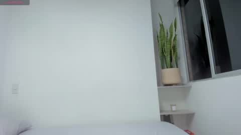 Xavier online show from 12-21-25, 01:02