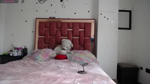 xayu online show from 11-10-25, 07:46