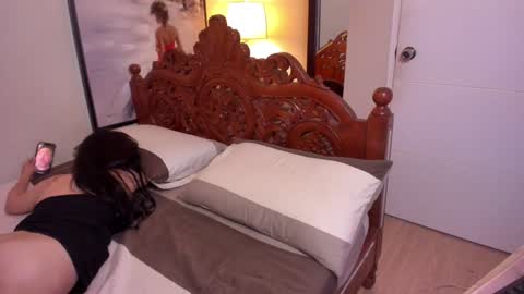 Snapshot of xcaragreyx chatting on 12-19-24, 08:34 3 CARA 3 online show from 12-19-24, 08:34