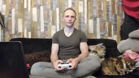 Chris Wild online show from 11-23-25, 09:03