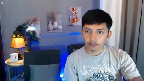 Snapshot of xcigbatecum chatting on 04-08-26, 02:11 Charlie online show from 04-08-26, 02:11