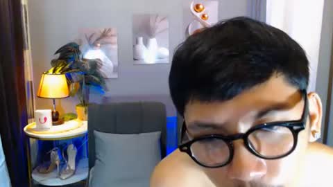 Snapshot of xcigbatecum chatting on 04-11-26, 07:56 Charlie online show from 04-11-26, 07:56