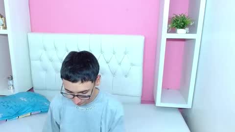 Snapshot of xcoupleplayxx chatting on 05-10-26, 03:01 xcoupleplayxx online show from 05-10-26, 03:01