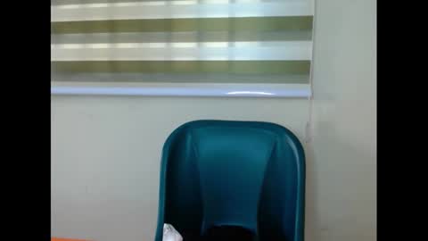 Snapshot of xcreamypussy chatting on 02-21-25, 07:01 xcreamypussy online show from 02-21-25, 07:01