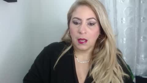 Elena online show from 12-18-25, 10:10