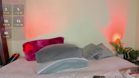 Snapshot of xemilycb chatting on 02-24-26, 01:03 online show from 02-24-26, 01:03