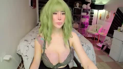 Snapshot of xhotcockcumts chatting on 10-25-25, 07:38 Barbie ann online show from 10-25-25, 07:38