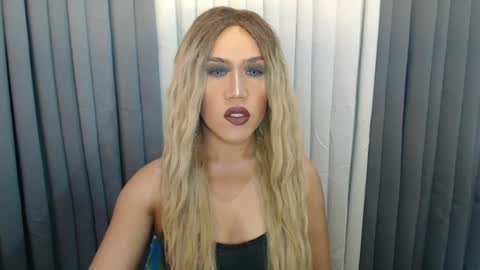 Snapshot of xhugejerkingtransx chatting on 12-09-24, 05:52 GWEN THOMPSON ....... online show from 12-09-24, 05:52