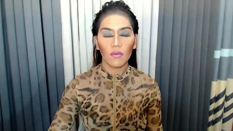 Snapshot of xhugejerkingtransx chatting on 02-15-25, 06:23 GWEN THOMPSON ....... online show from 02-15-25, 06:23