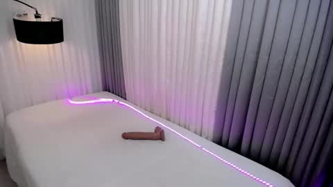 Snapshot of xhugejerkingtransx chatting on 09-12-25, 06:08 GWEN THOMPSON ....... online show from 09-12-25, 06:08