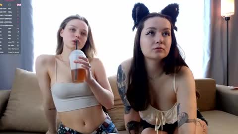 Luna and Lina online show from 04-13-26, 04:07