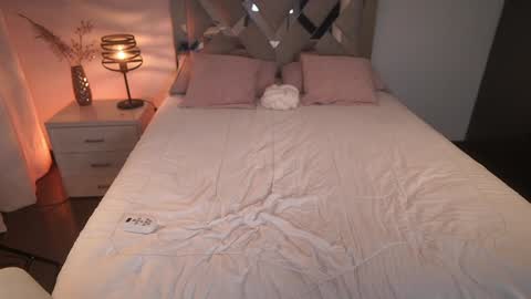 Ximena cortez online show from 01-31-25, 02:26