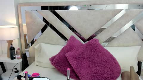 Xime  online show from 01-18-26, 03:32