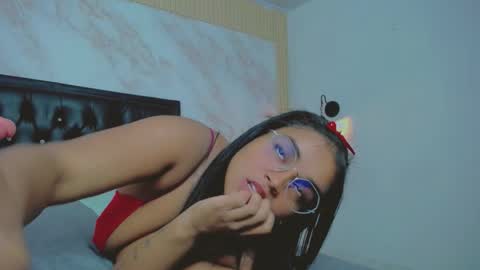 Snapshot of xiomy_fox chatting on 02-24-26, 04:38 XiomyFox online show from 02-24-26, 04:38