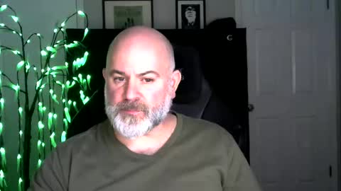 MrSlowBurn77 online show from 12-17-25, 01:44