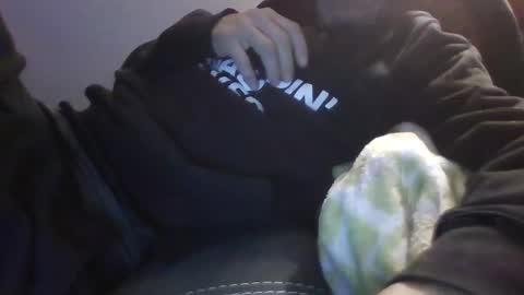 Snapshot of xjuskikinitx chatting on 11-11-25, 04:12 Justin online show from 11-11-25, 04:12