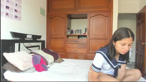 We are Lana. the one with short hair and vanessa girl with long hair online show from 02-01-25, 07:23
