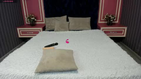 Linda online show from 05-24-26, 02:33