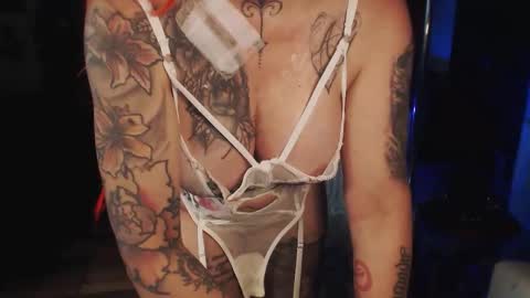 Snapshot of xlisbetx chatting on 10-30-25, 02:02 xlisbetx online show from 10-30-25, 02:02