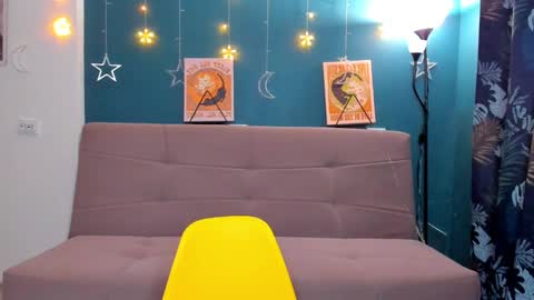 Chloe online show from 01-23-25, 01:02